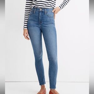 BROKEN ZIPPER 11" High-Rise Skinny Jeans in Maricopa Wash